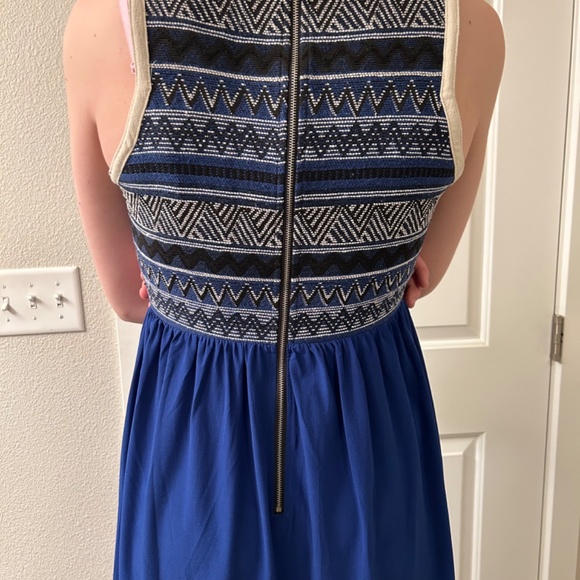 Long dress blue skirt with Brocade like top - Picture 3 of 7